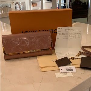 Louis Vuitton Purse clutch rose vernis pochette